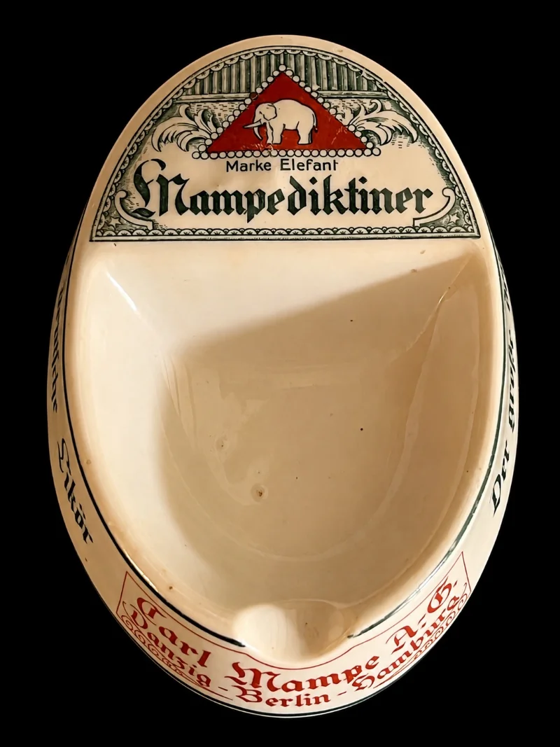 Porzellan-Aschenbecher um 1930 — Exhibit No. b15