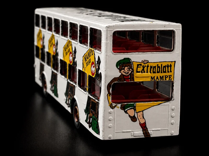 Miniatur-Doppeldeckerbus mit Mampe-Werbung, um 1990 — Bild 2